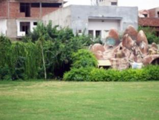 Kedar Dham Hotell Mathura Exteriör bild