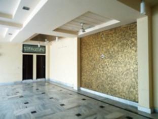 Kedar Dham Hotell Mathura Exteriör bild