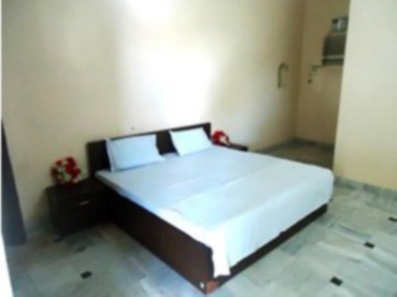 Kedar Dham Hotell Mathura Exteriör bild